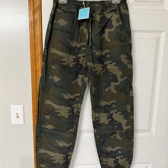 Hayden Pants - Hayden Green Camouflage Cargo Pants